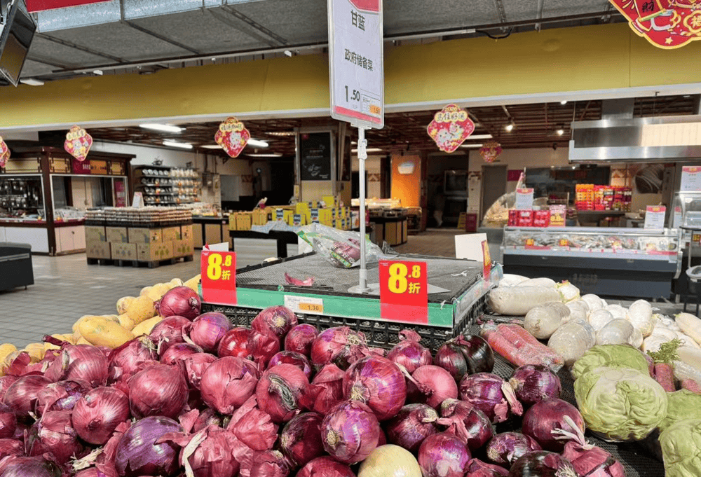 西安儲備菜投放首日：貨架滿滿 價格親民