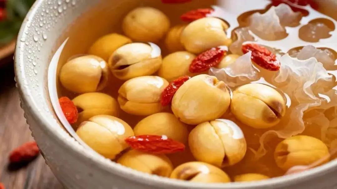 雨水|雨潤東風生暖意，養脾祛溼護安康。春季養生攻略速收藏→